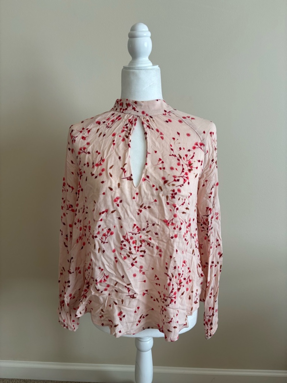 Express Blush Pink Floral Keyhole Blouse
